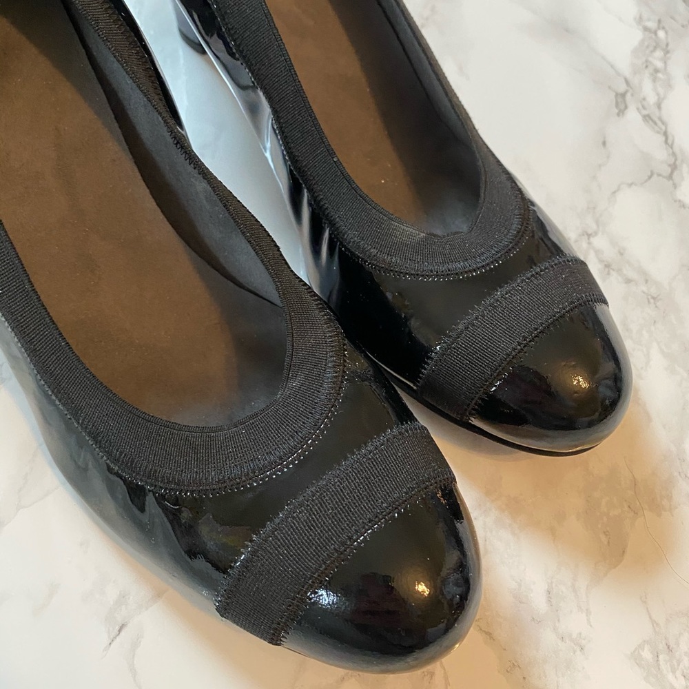 Stuart Weitzman Easily Elastic Leather Heels - Picture 5 of 6